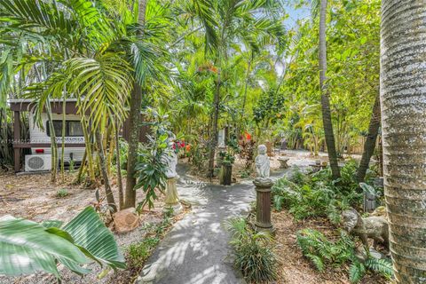 A home in Biscayne Park