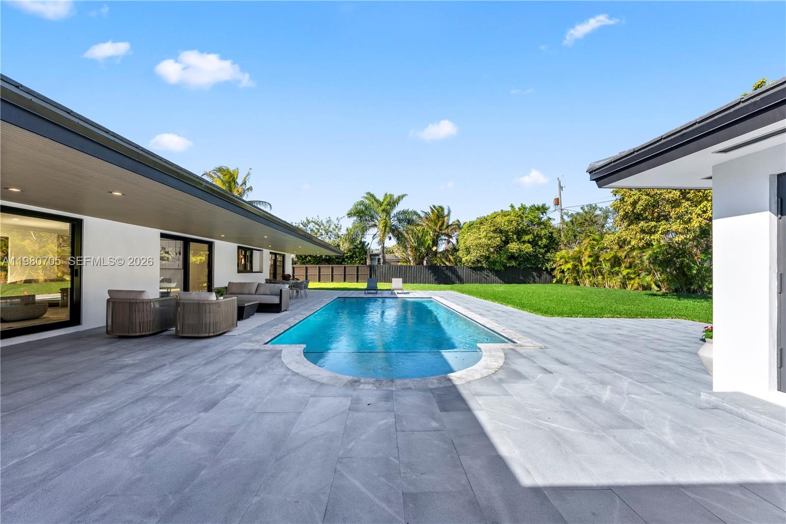 MOON GATE NO 2 - Residential