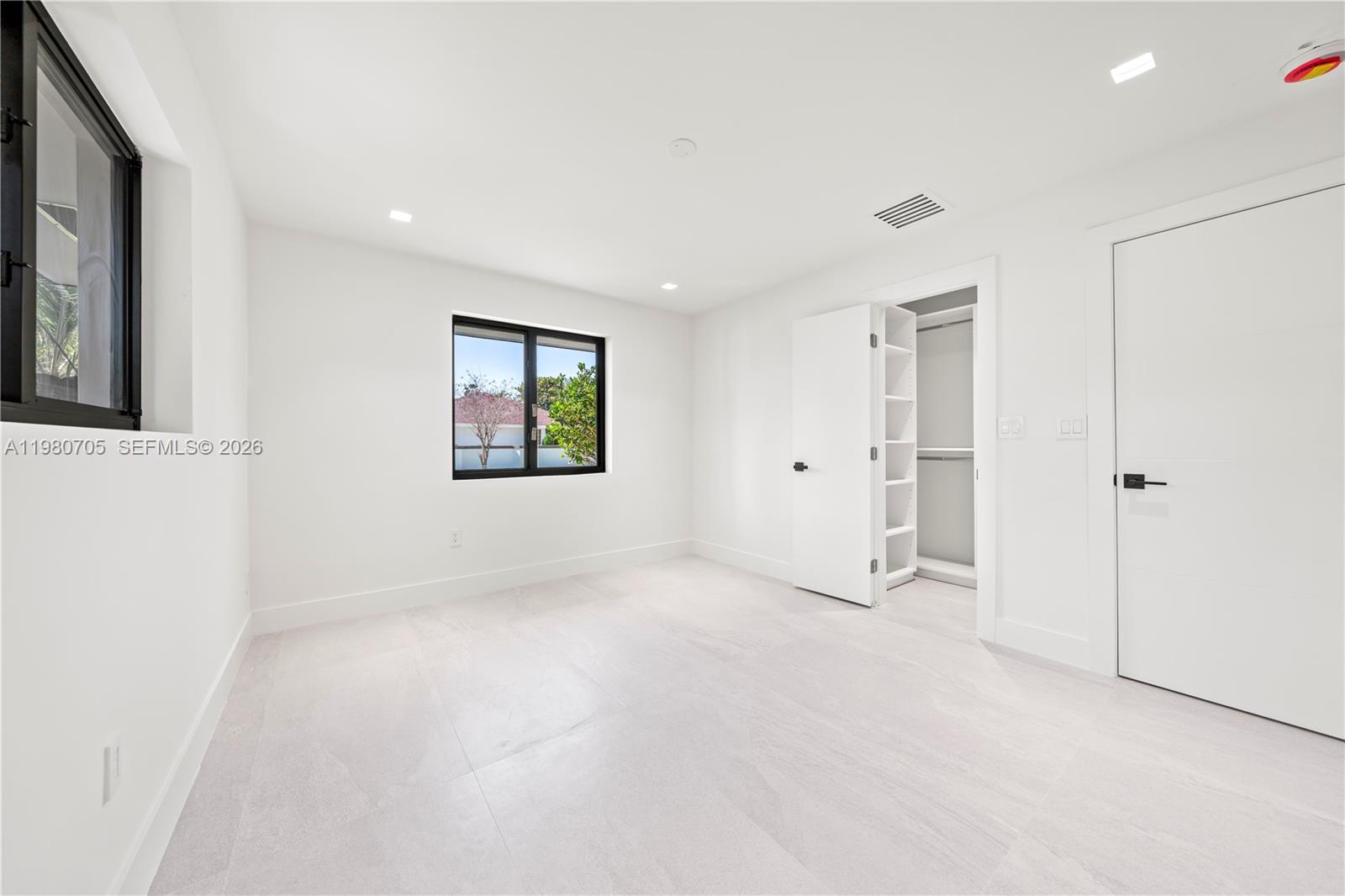 MOON GATE NO 2 - Residential