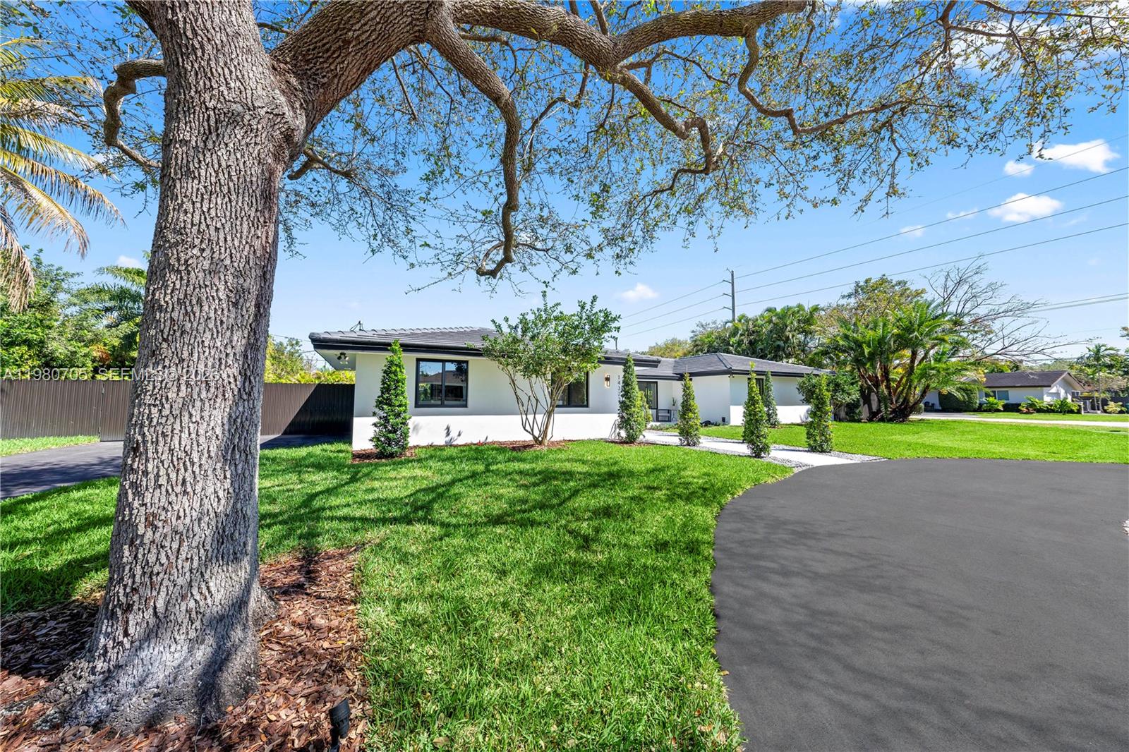 MOON GATE NO 2 - Residential