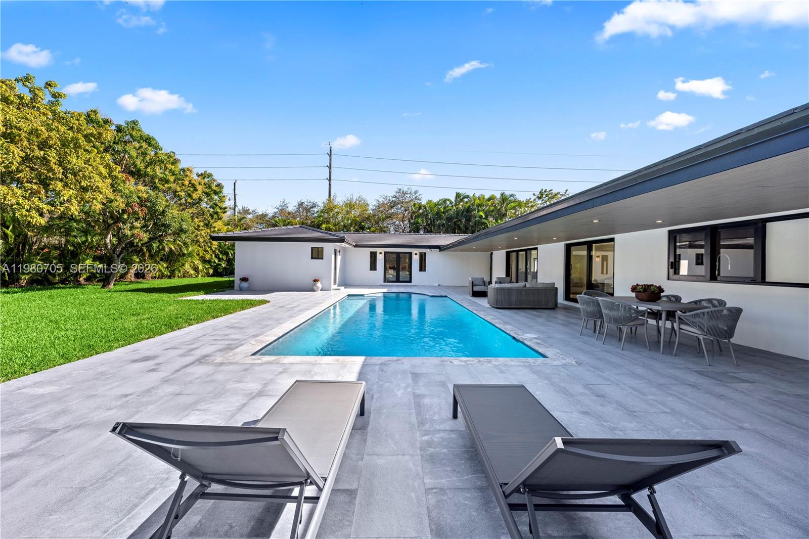 MOON GATE NO 2 - Residential