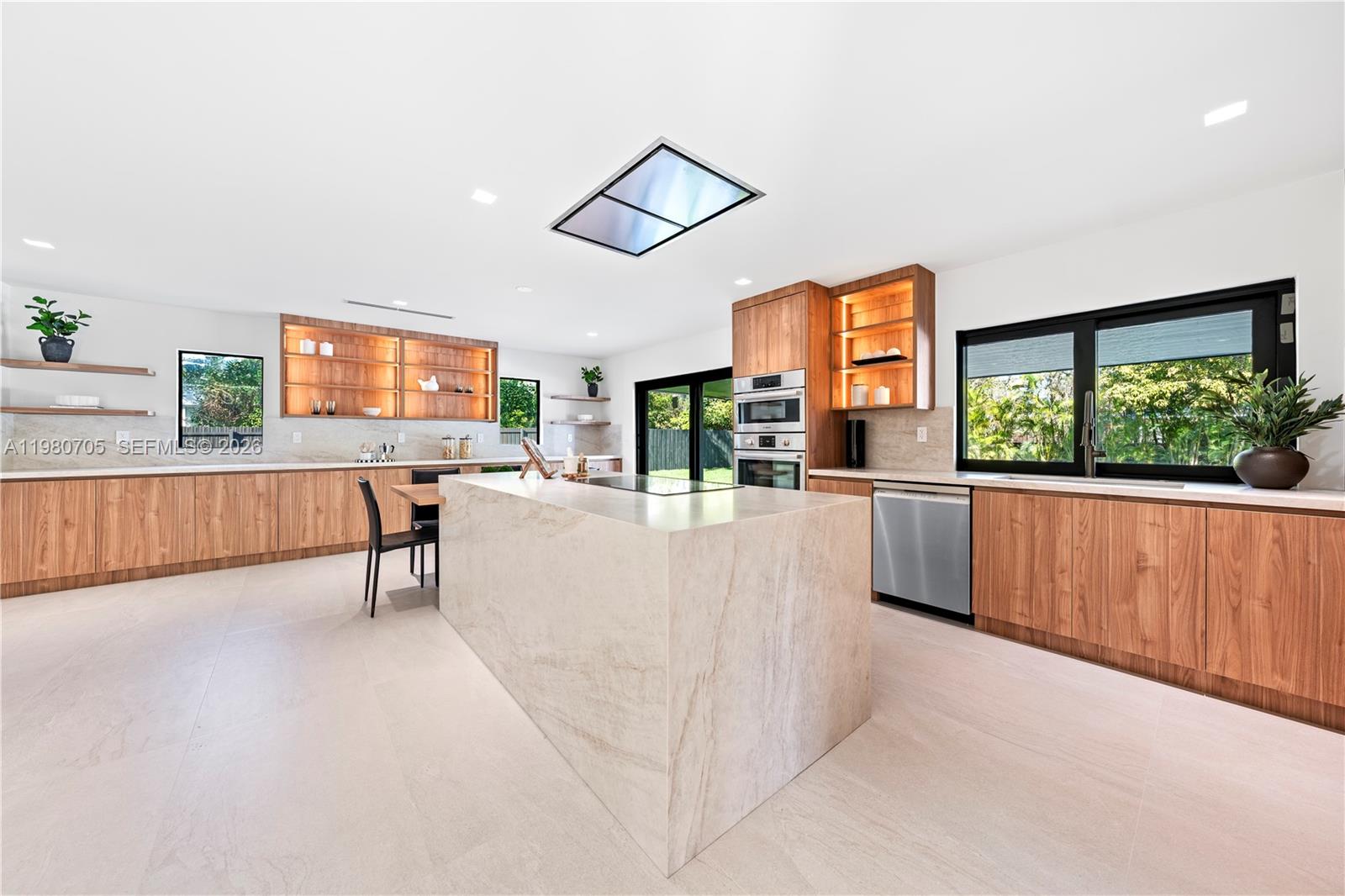 MOON GATE NO 2 - Residential