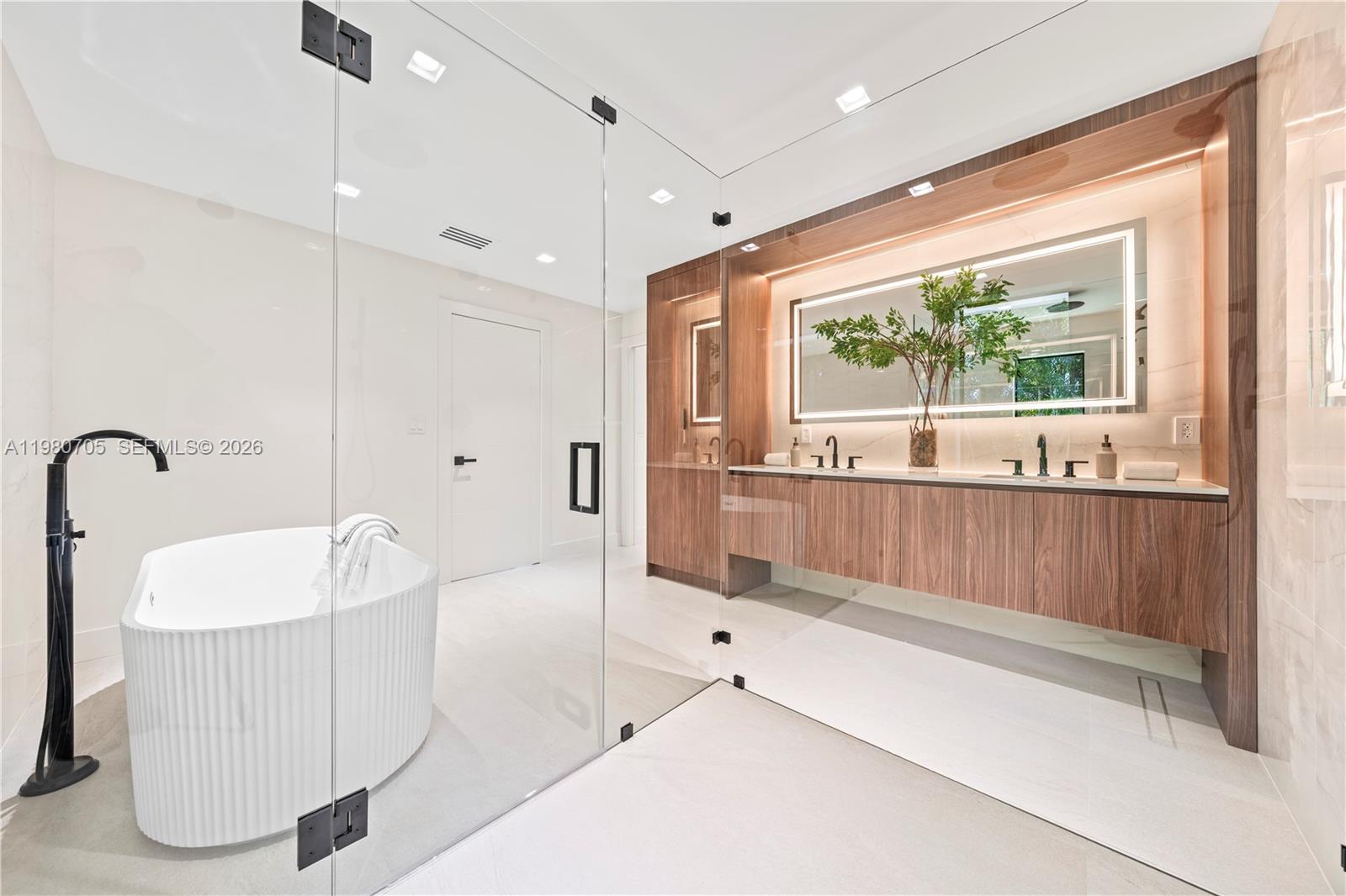 MOON GATE NO 2 - Residential