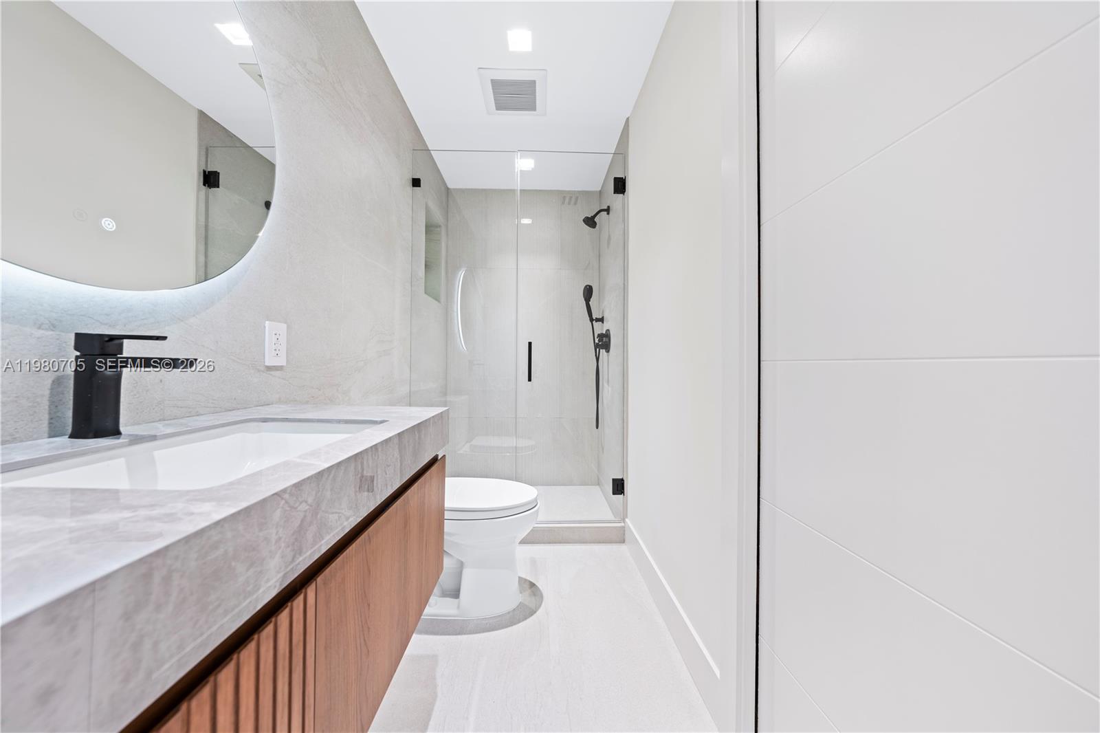 MOON GATE NO 2 - Residential