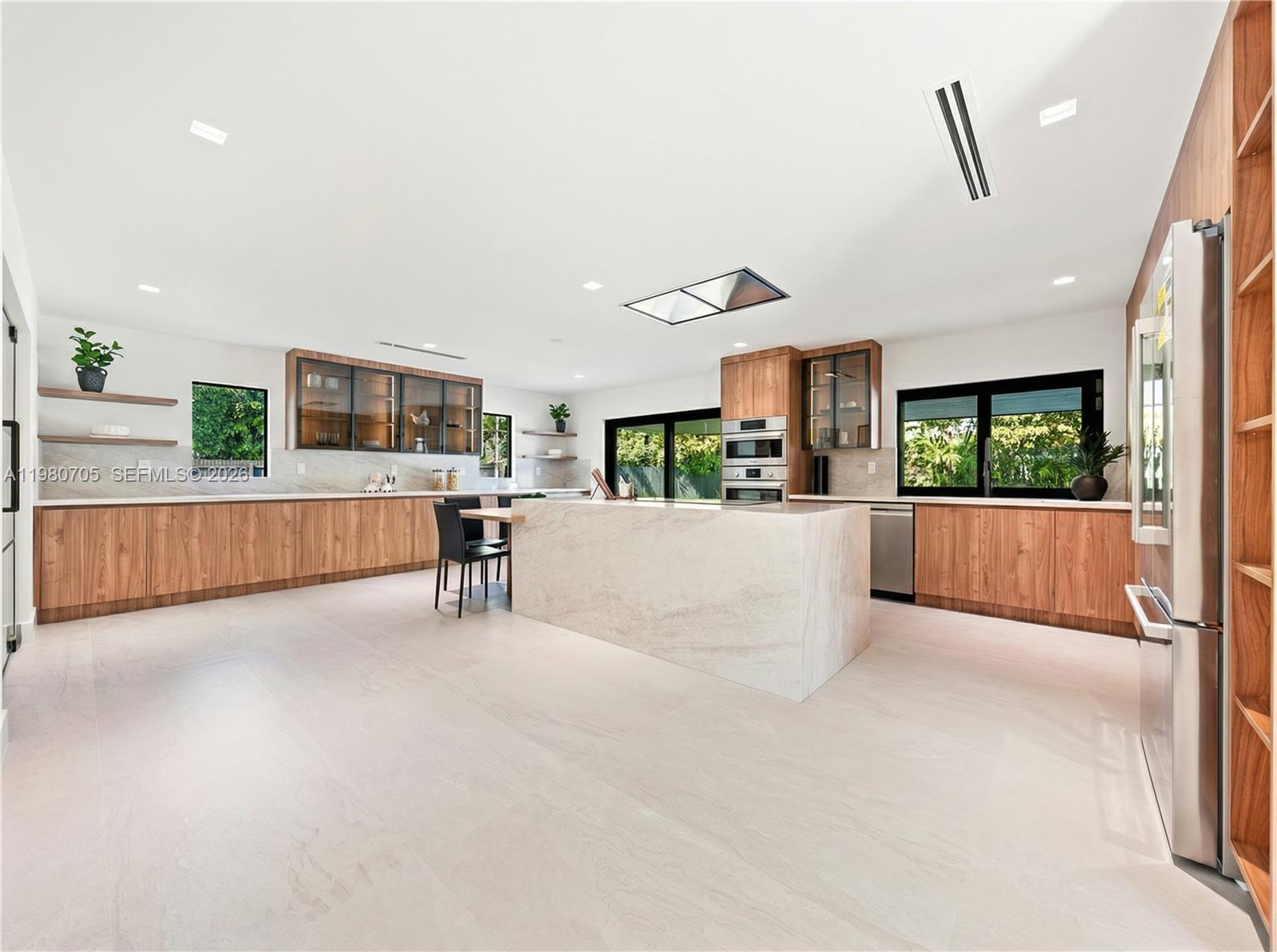 MOON GATE NO 2 - Residential