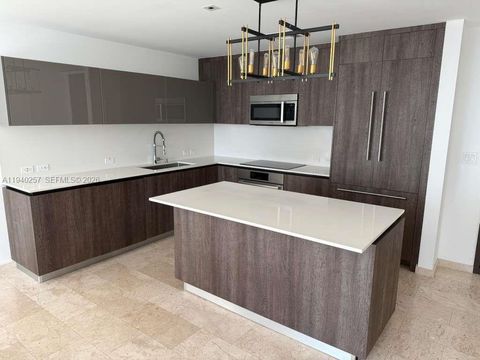 68 SE 6th St 2410 Miami FL 33131