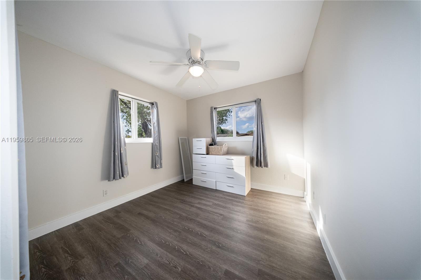 KENDALE LAKES SEC EIGHT - Residential