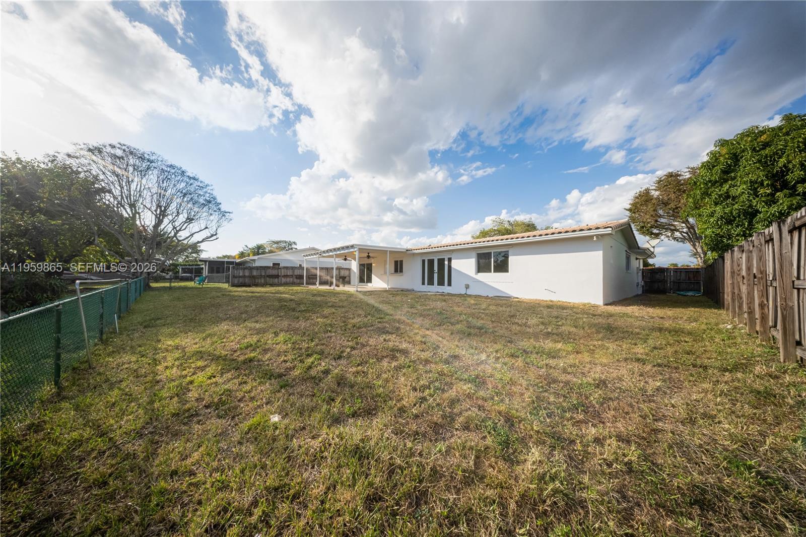 KENDALE LAKES SEC EIGHT - Residential