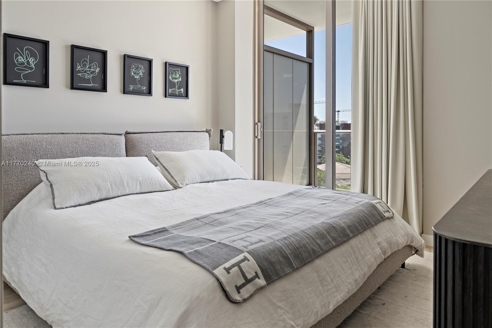 ONDA CONDO - Residential