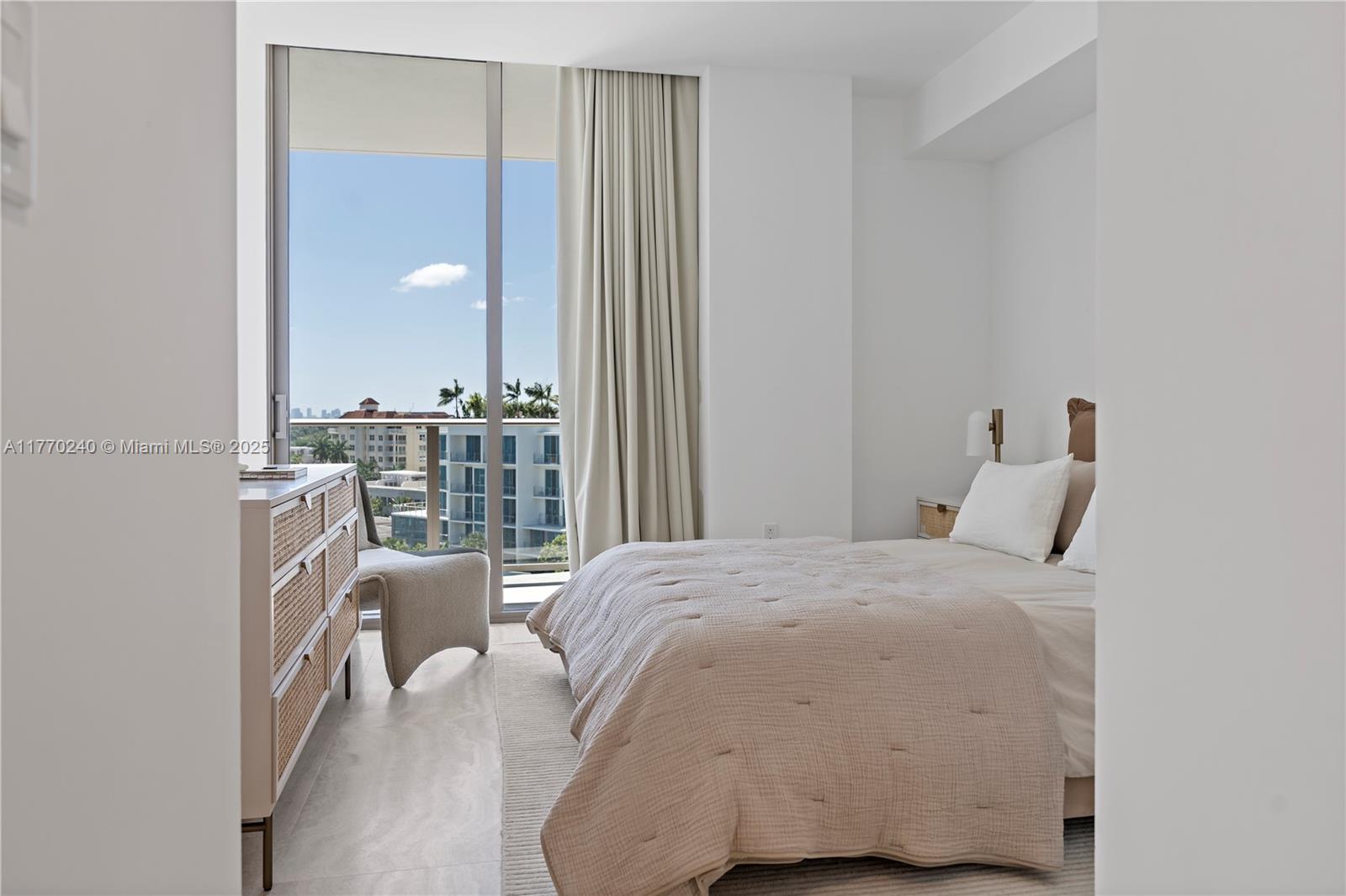 ONDA CONDO - Residential