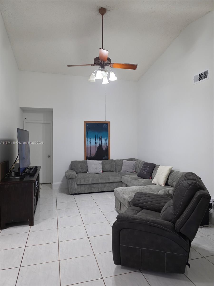 COUNTRY WALK TOWNHOUSES - Residential