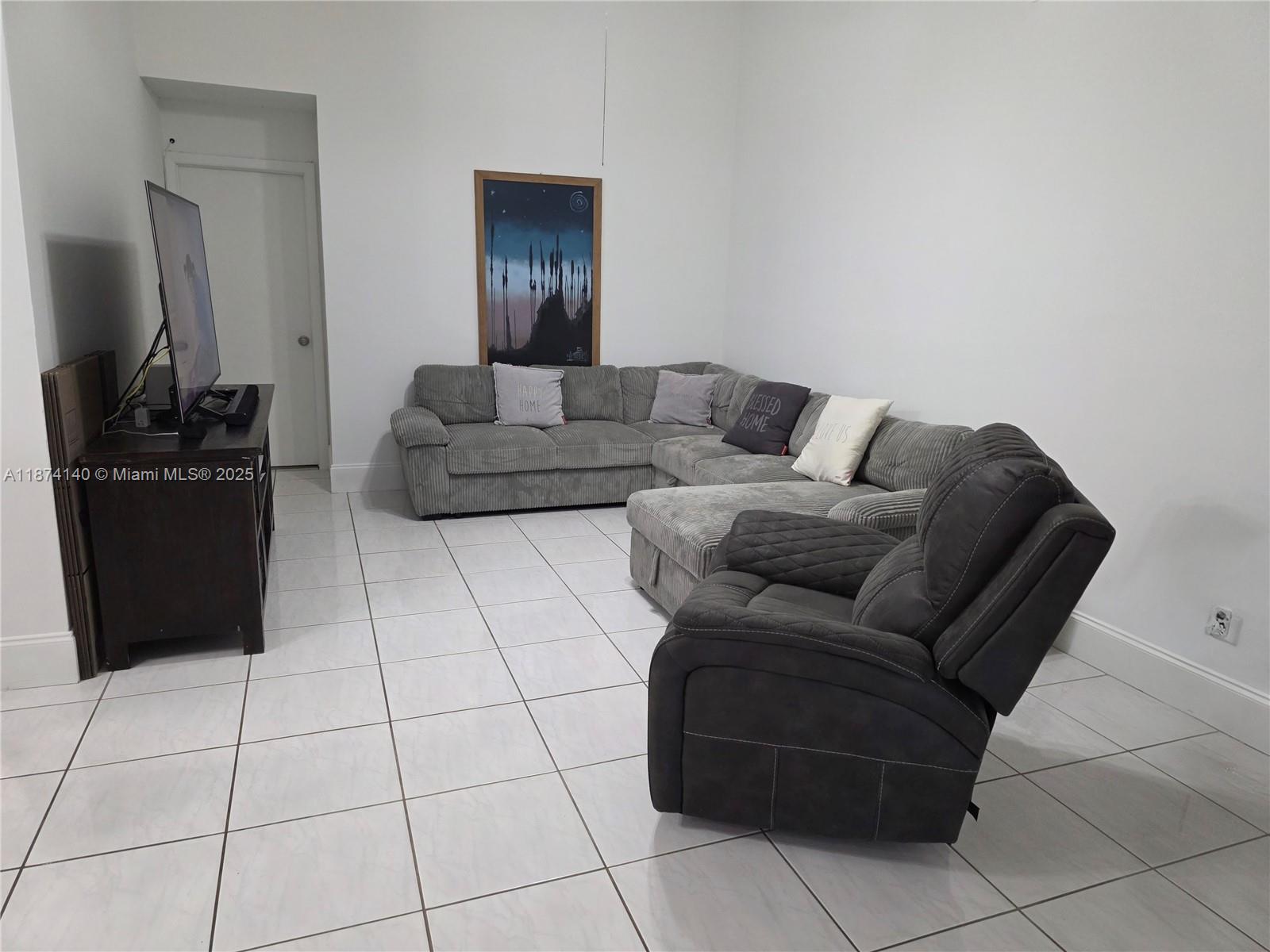 COUNTRY WALK TOWNHOUSES - Residential