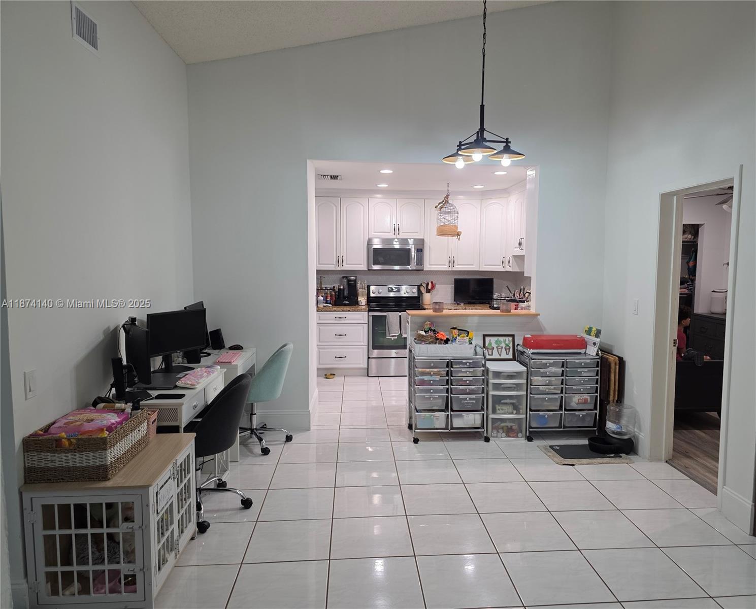 COUNTRY WALK TOWNHOUSES - Residential