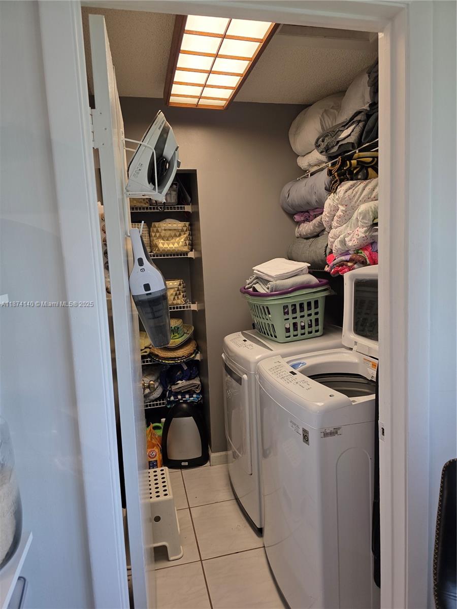 COUNTRY WALK TOWNHOUSES - Residential