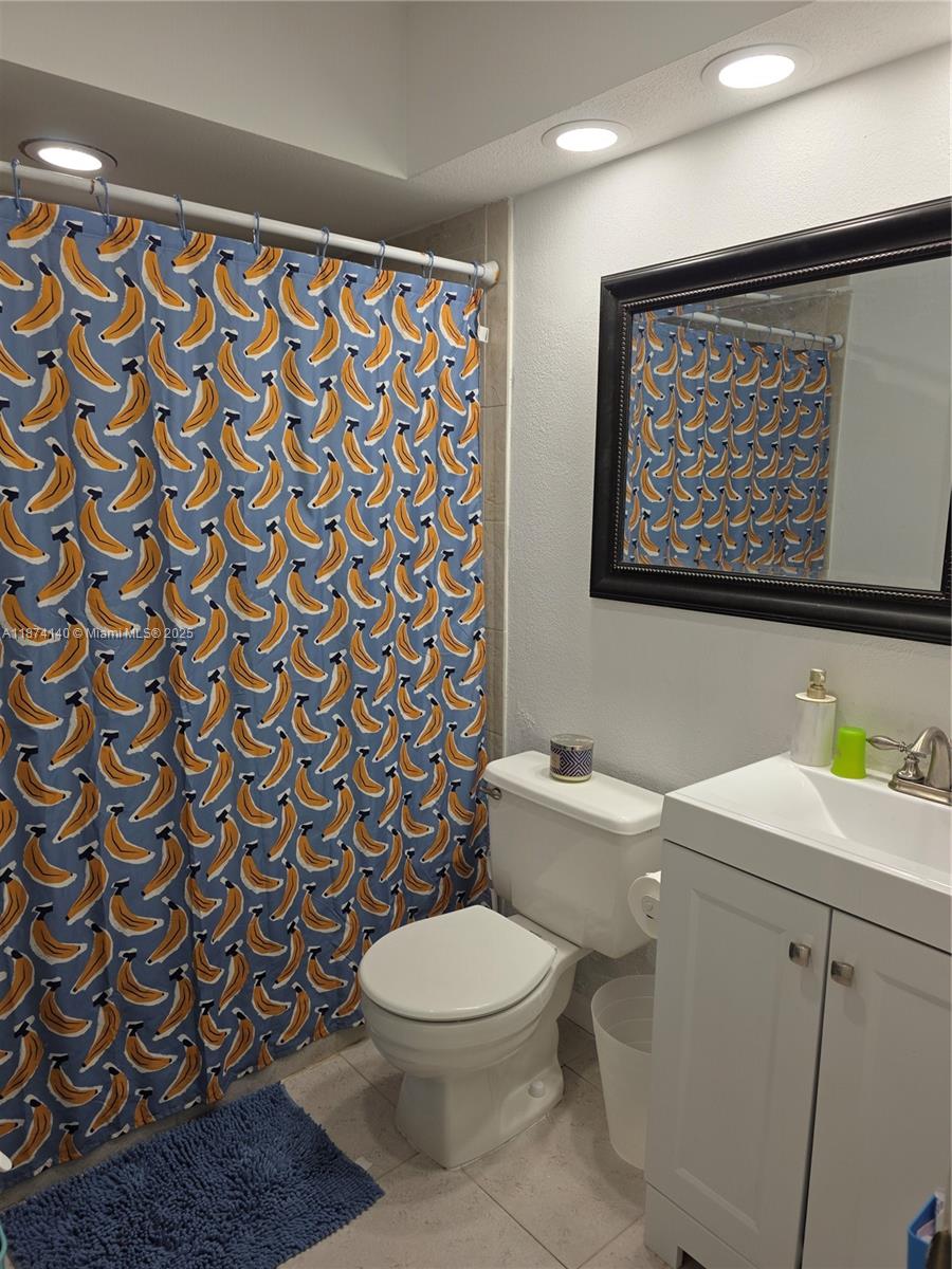 COUNTRY WALK TOWNHOUSES - Residential