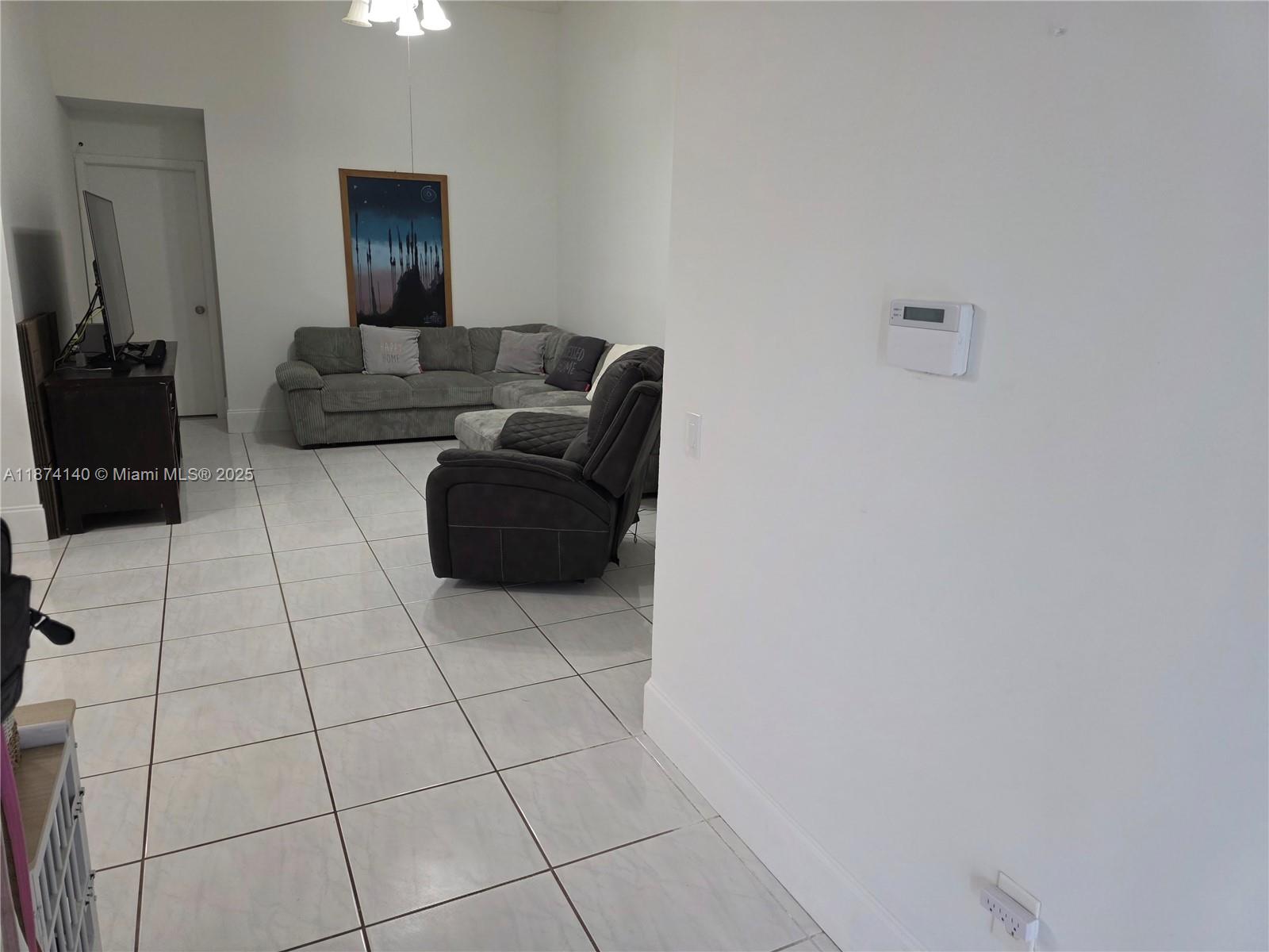 COUNTRY WALK TOWNHOUSES - Residential