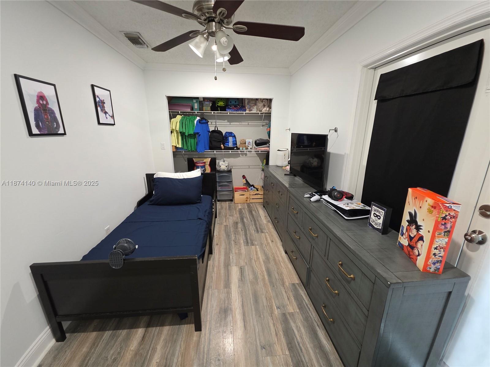 COUNTRY WALK TOWNHOUSES - Residential