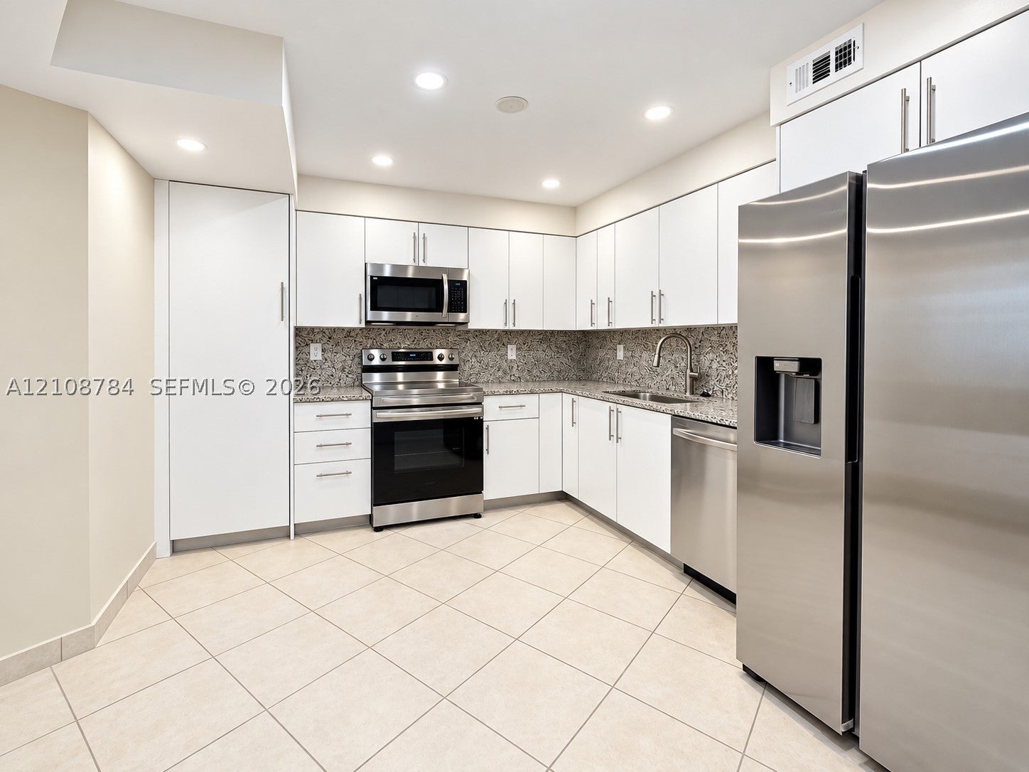 3180 S Ocean Dr 520