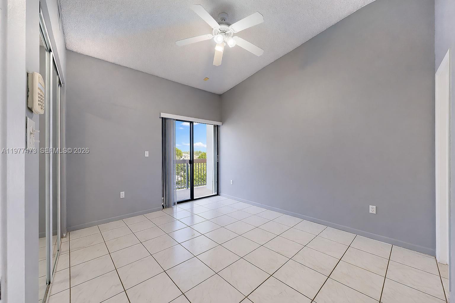 HIGHLANDS AT KENDALL LKS - Residential Lease