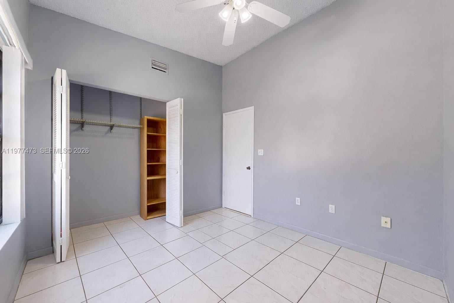 HIGHLANDS AT KENDALL LKS - Residential Lease