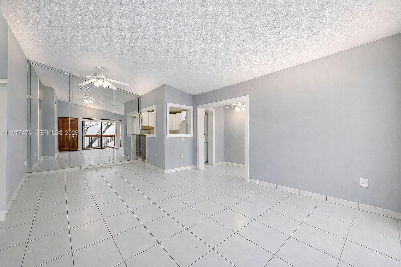 HIGHLANDS AT KENDALL LKS - Residential Lease