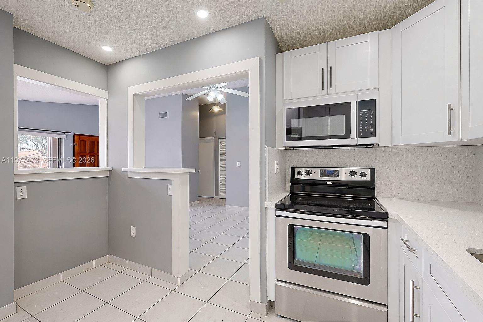 HIGHLANDS AT KENDALL LKS - Residential Lease