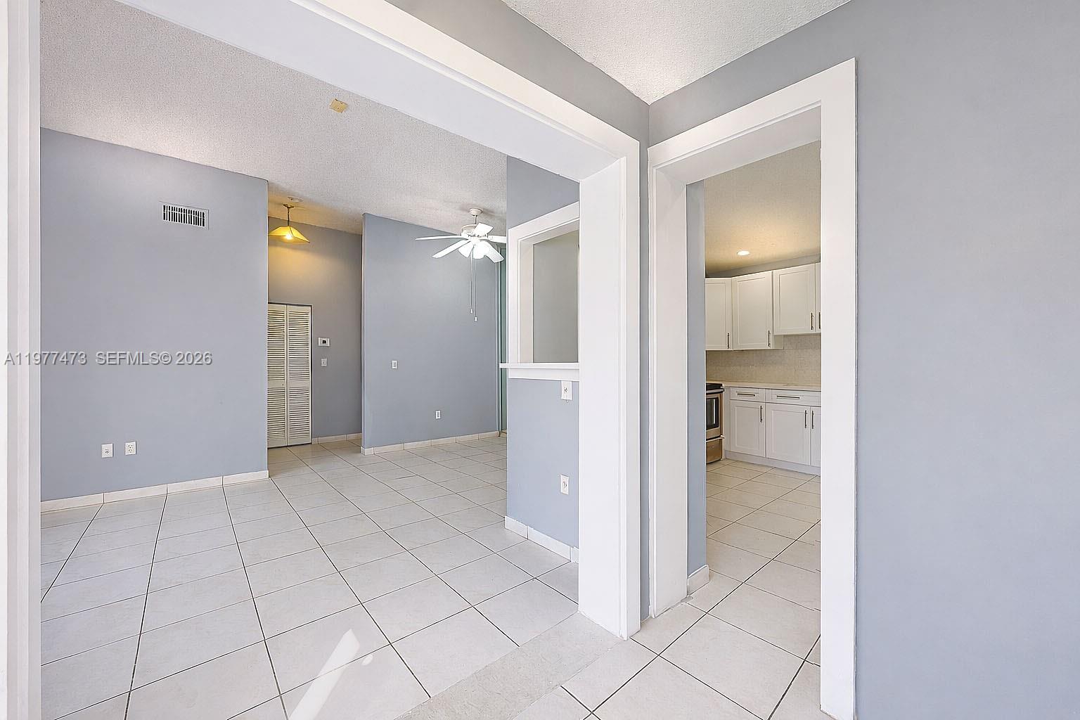 HIGHLANDS AT KENDALL LKS - Residential Lease