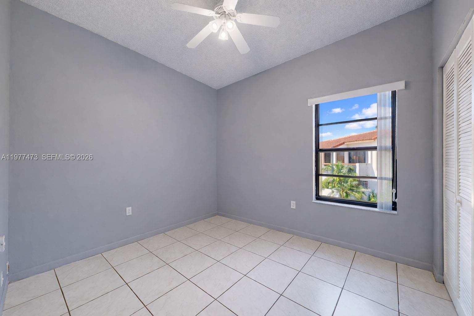 HIGHLANDS AT KENDALL LKS - Residential Lease