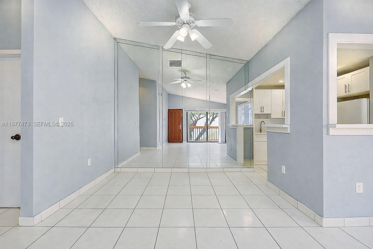 HIGHLANDS AT KENDALL LKS - Residential Lease