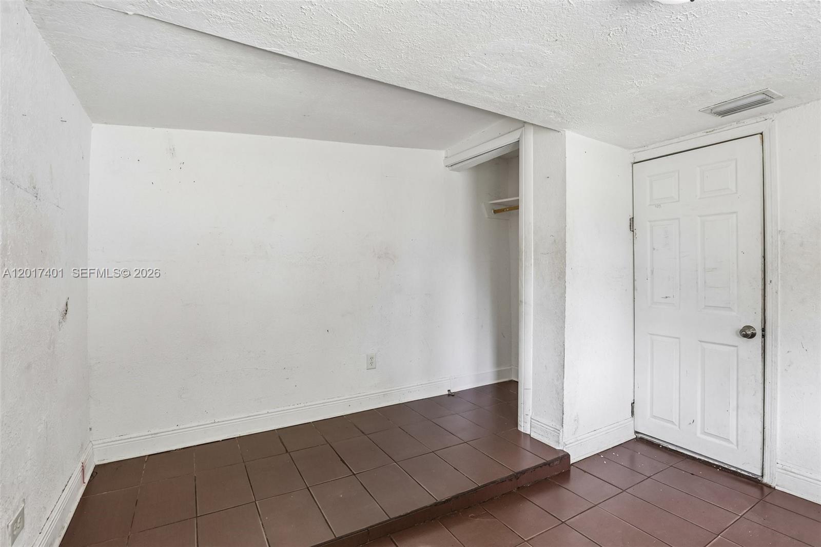 EVERGLADES AVE HEIGHTS AD - Residential