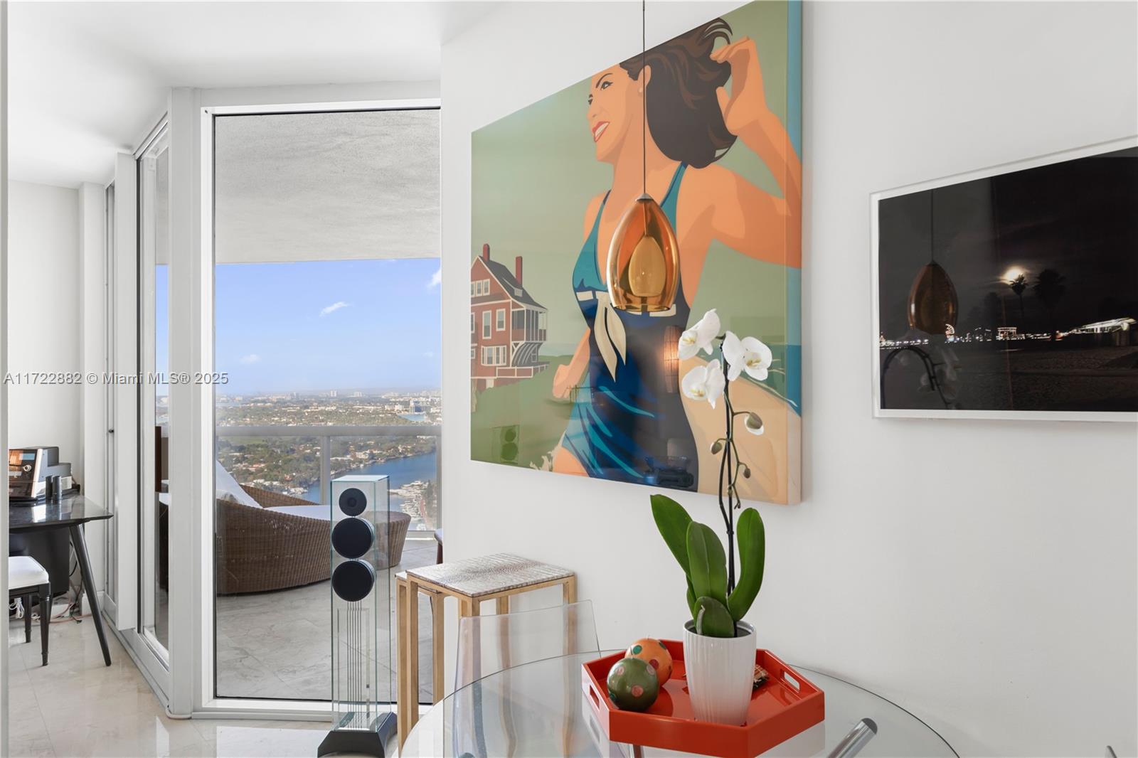 4779 Collins Ave 3508