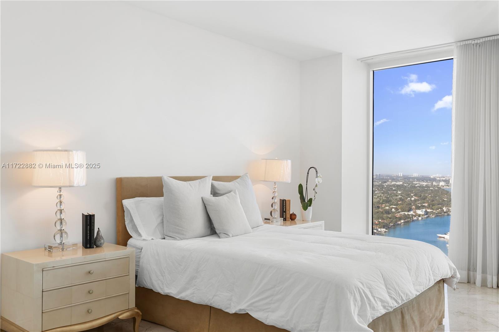 BLUE DIAMOND CONDO - Residential