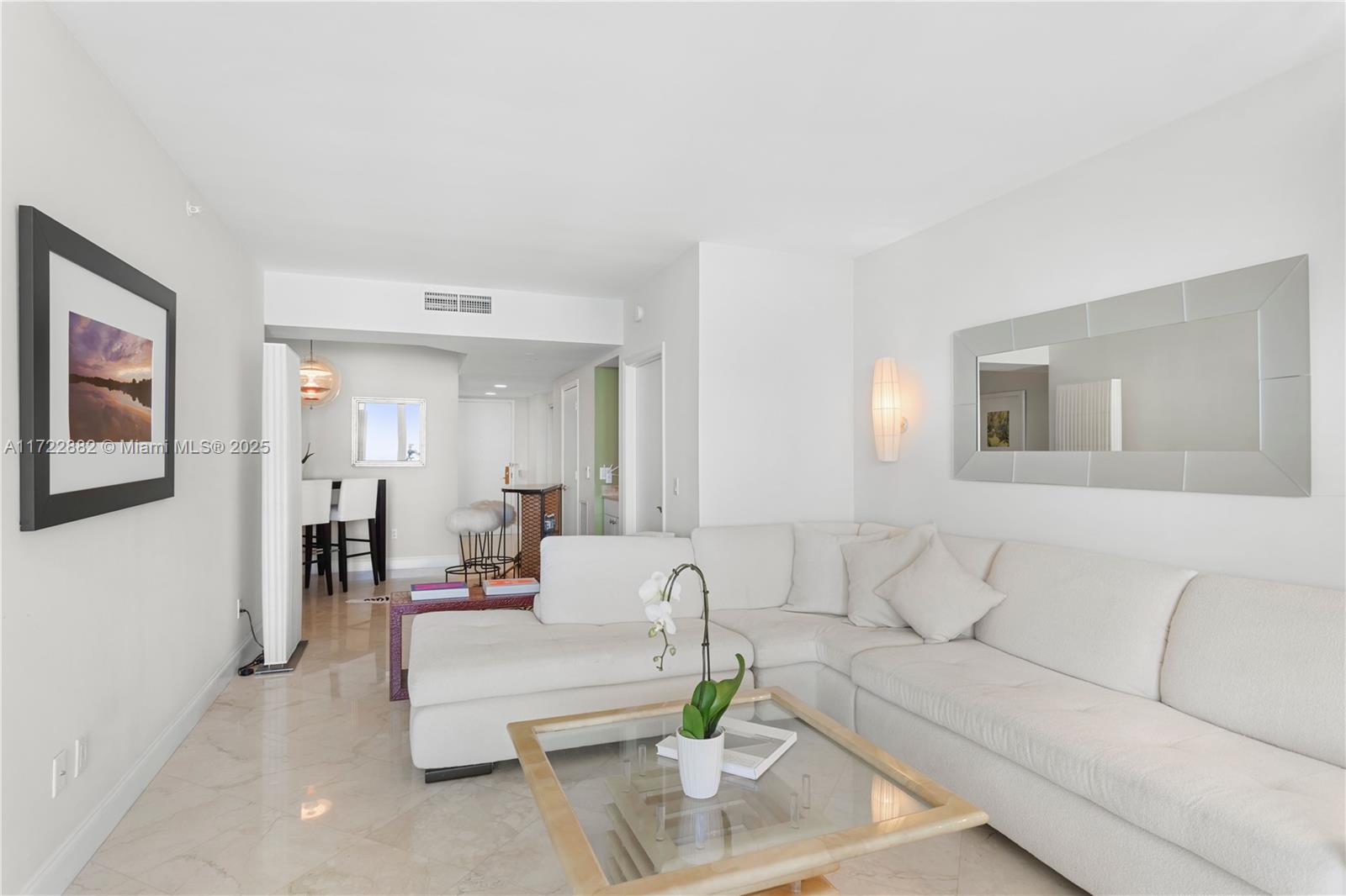 4779 Collins Ave 3508