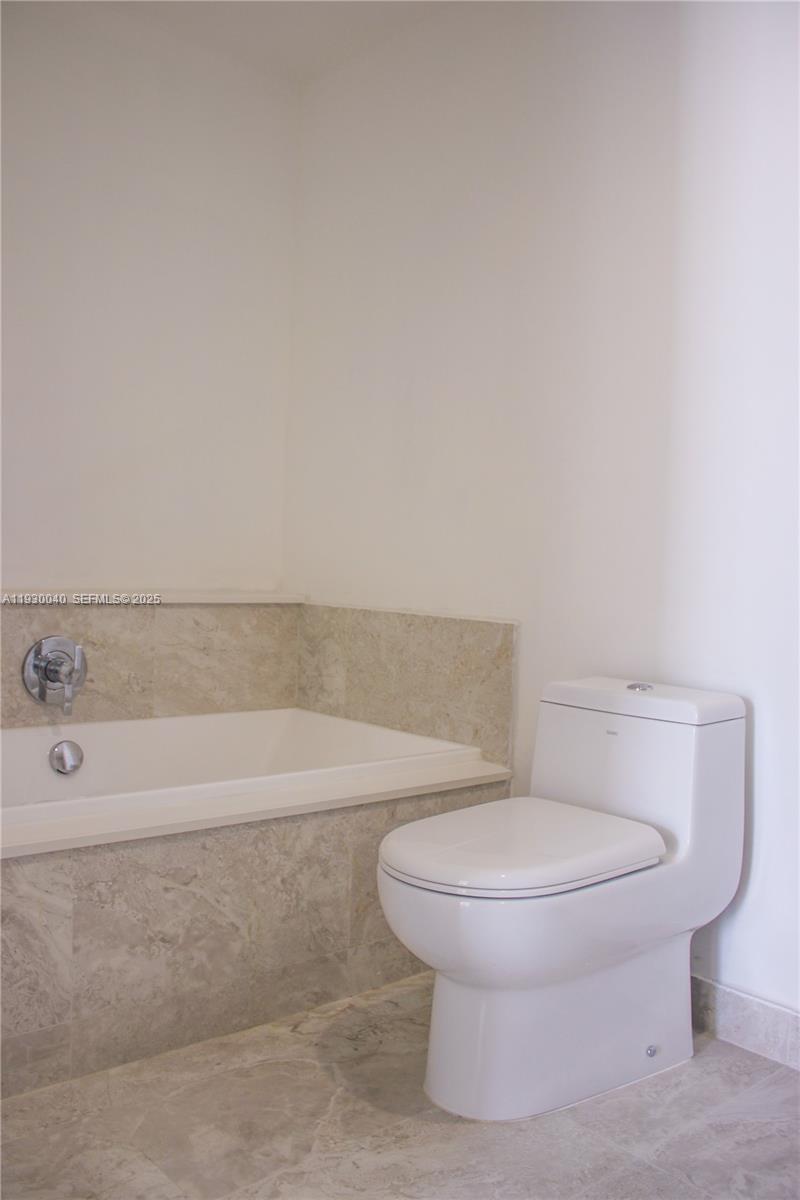 ARIA ON THE BAY CONDO - Residential Lease