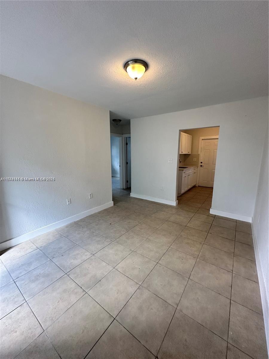 2050 Lincoln Ave 3