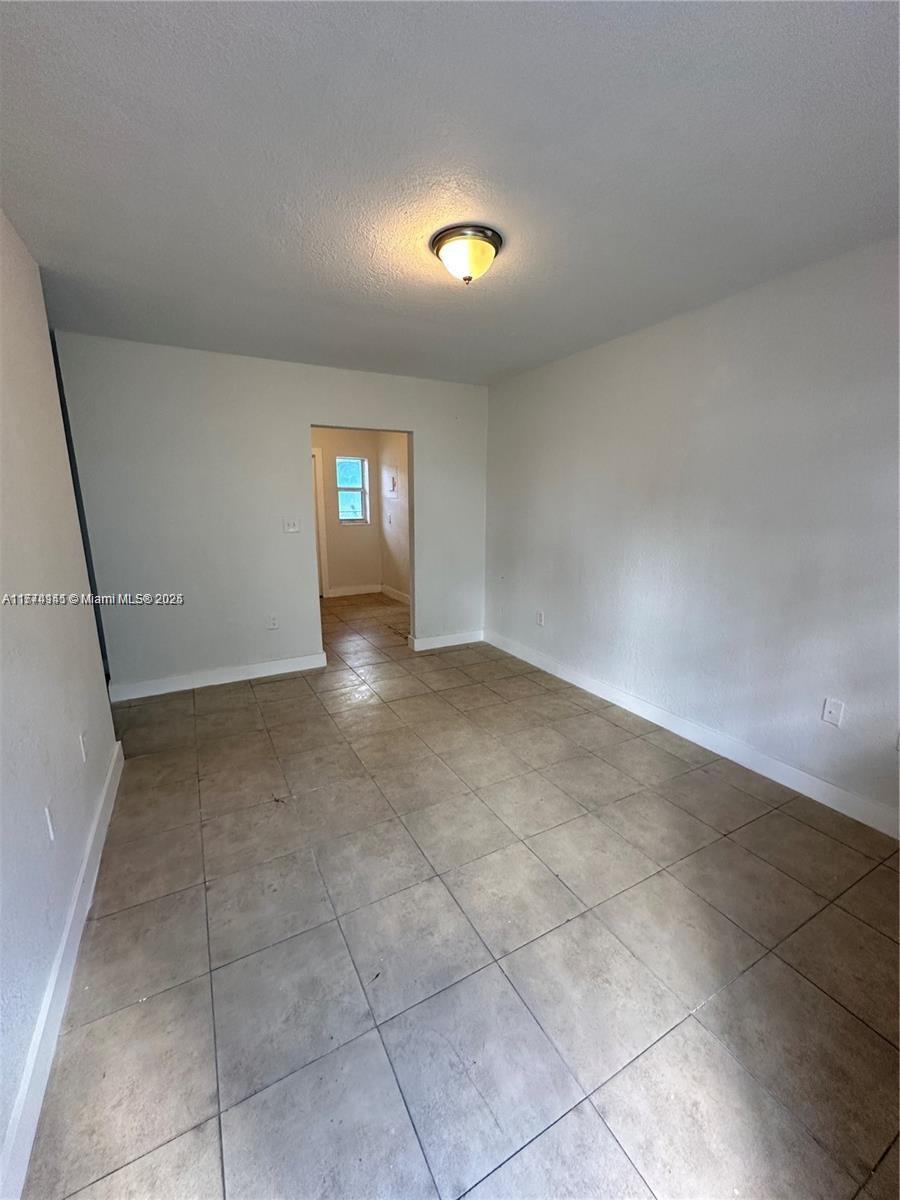 2050 Lincoln Ave 3