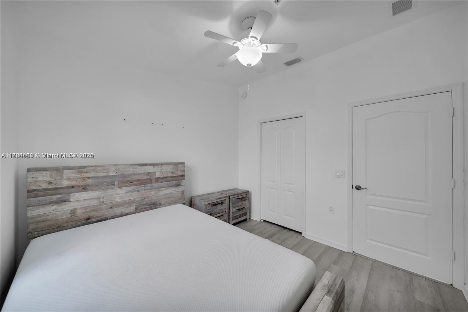 PORT OF THE ISLAND - Residential