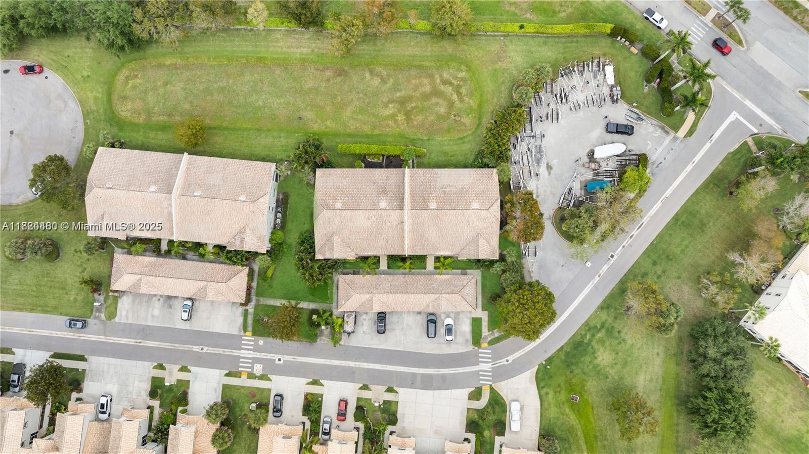 PORT OF THE ISLAND - Residential