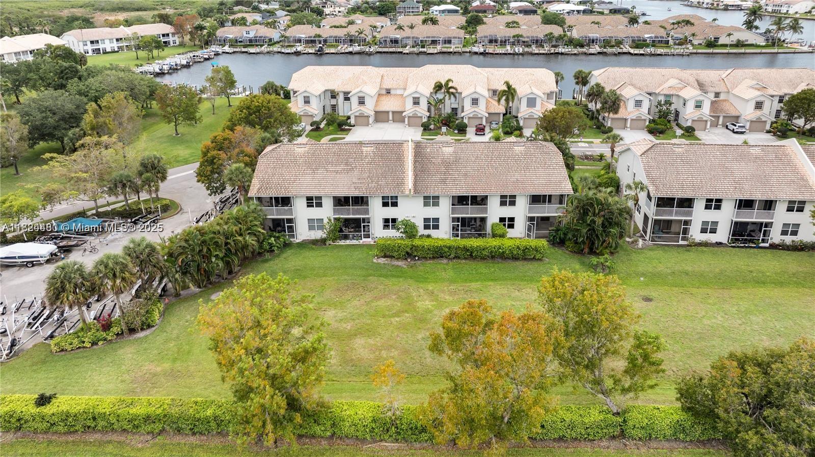 PORT OF THE ISLAND - Residential