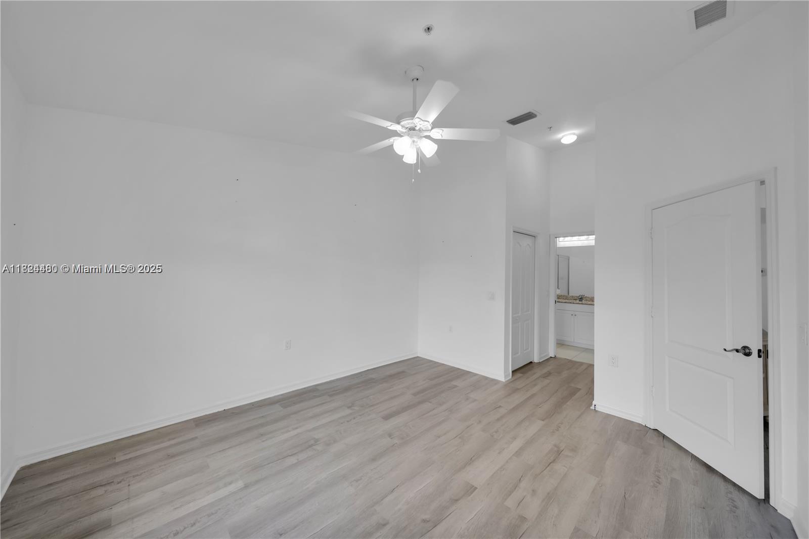 PORT OF THE ISLAND - Residential