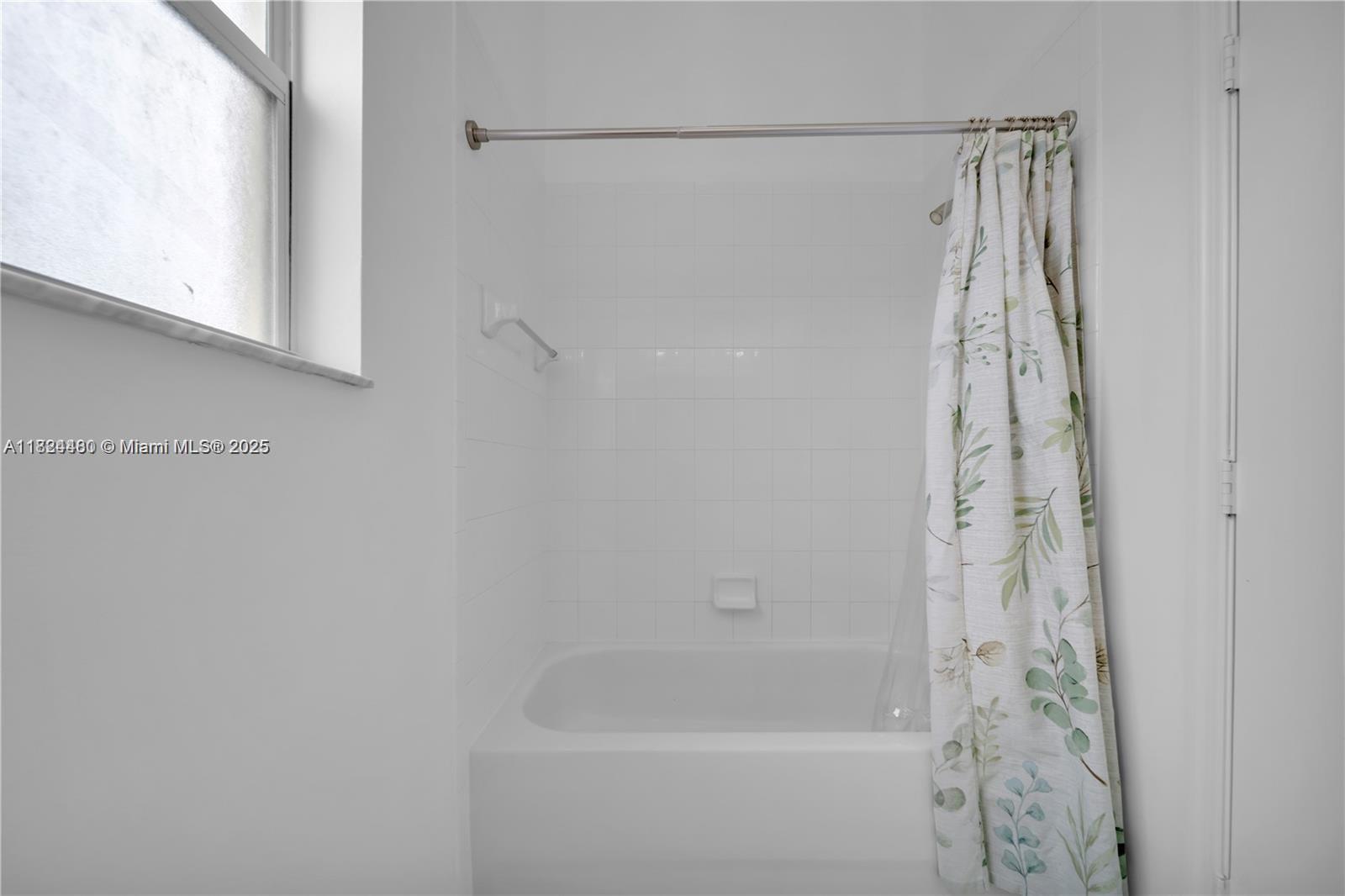 PORT OF THE ISLAND - Residential