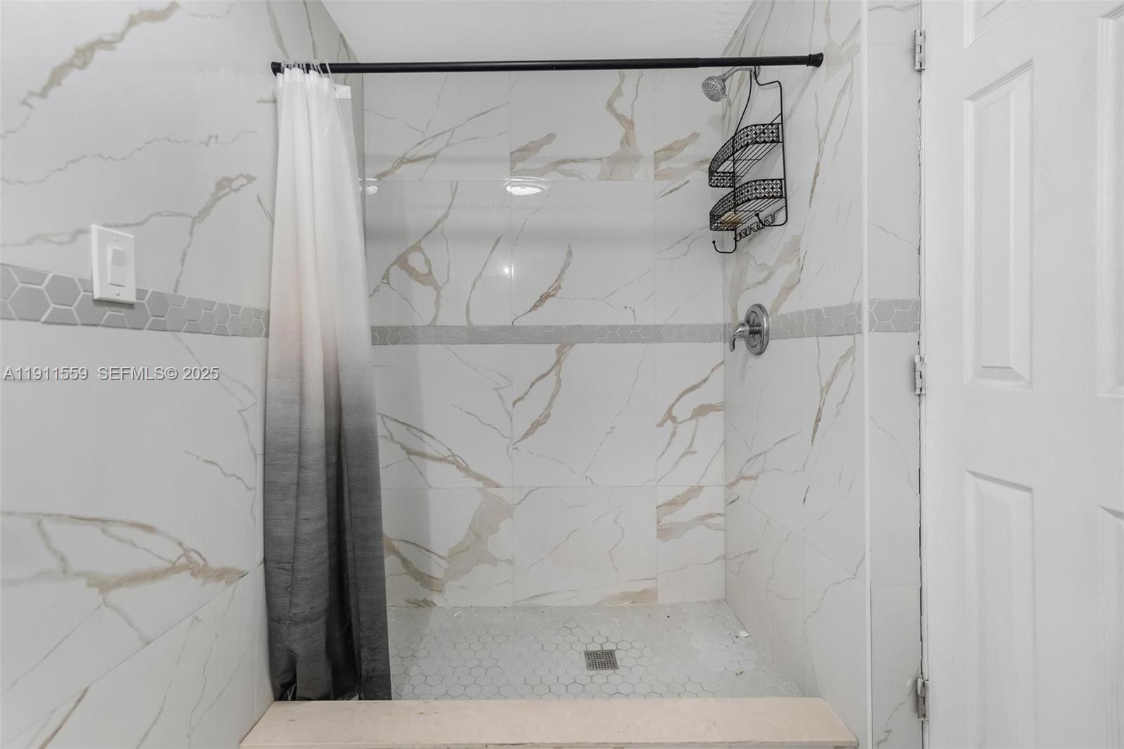 HYDE PARK FIRST SEC - Residential