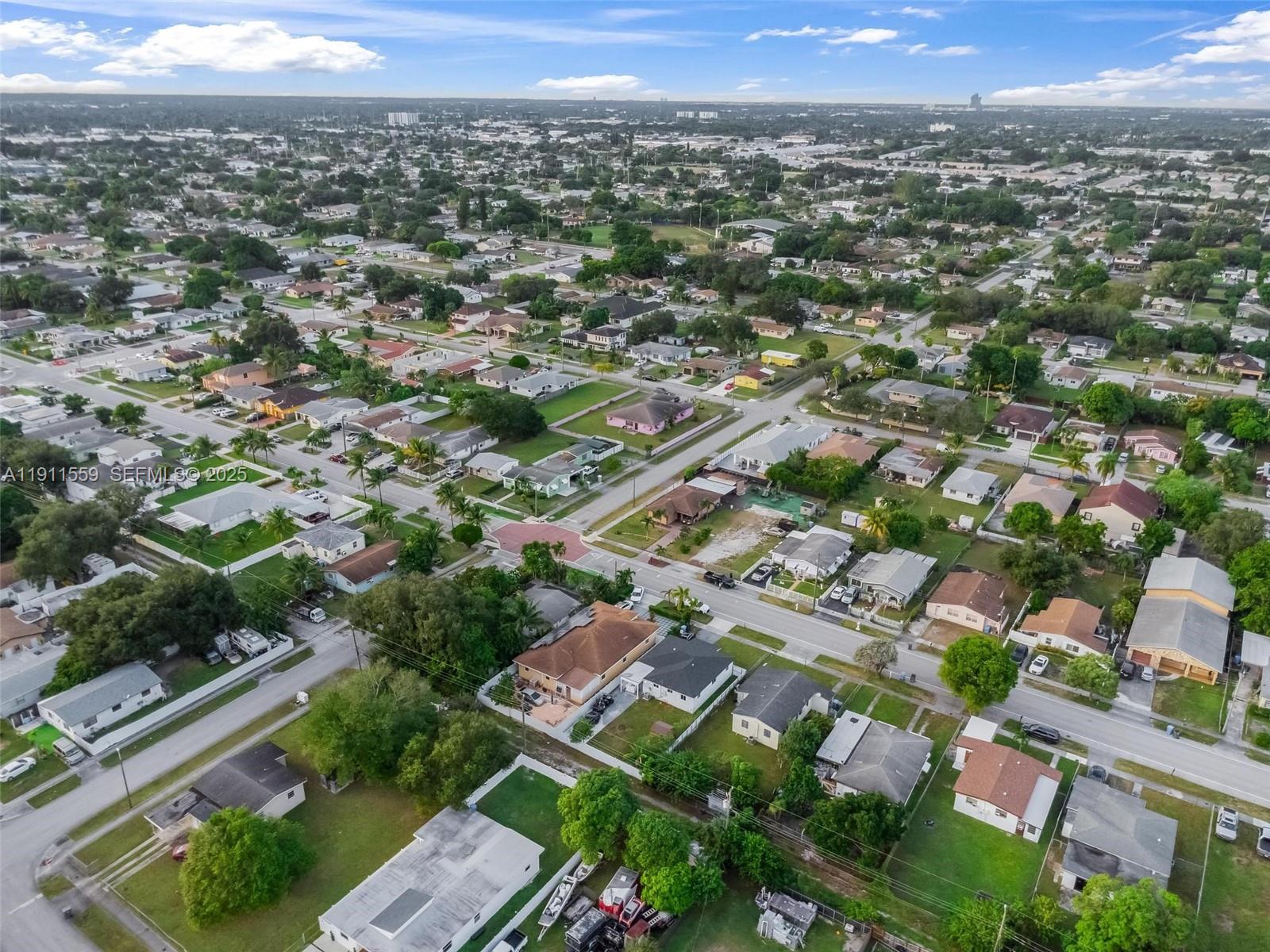 HYDE PARK FIRST SEC - Residential