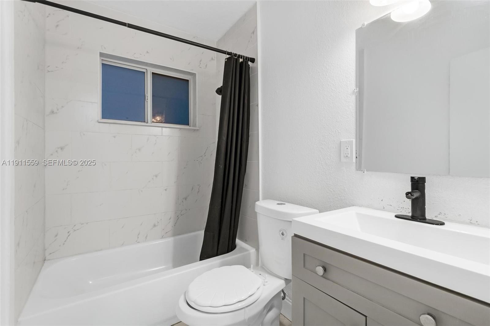 HYDE PARK FIRST SEC - Residential