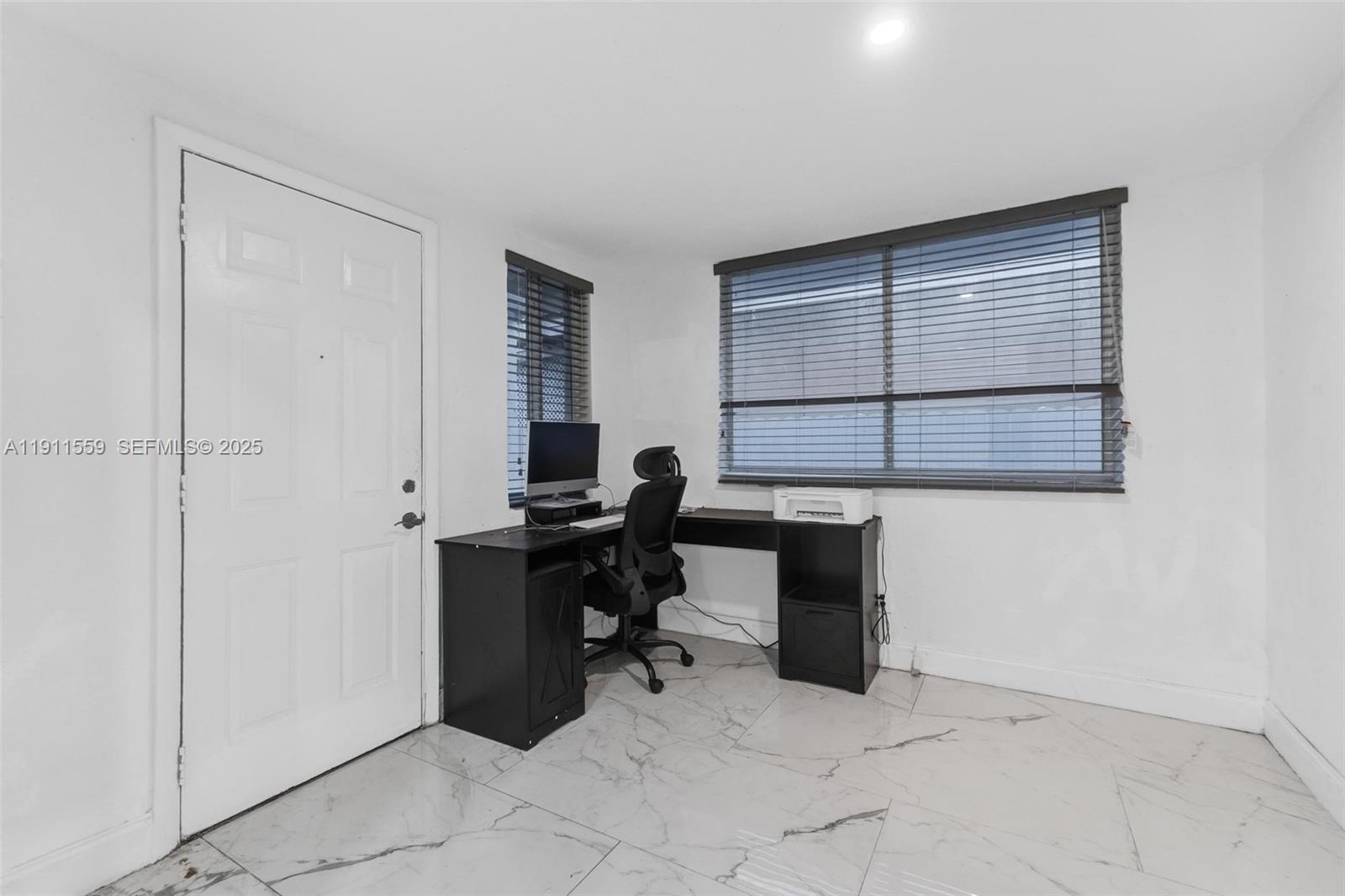 HYDE PARK FIRST SEC - Residential