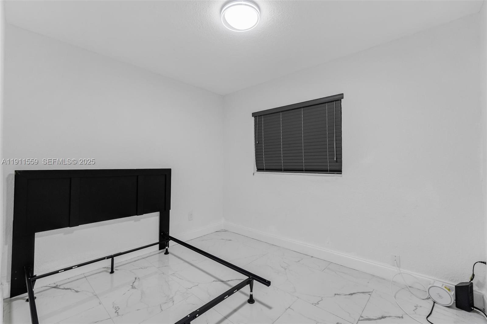 HYDE PARK FIRST SEC - Residential