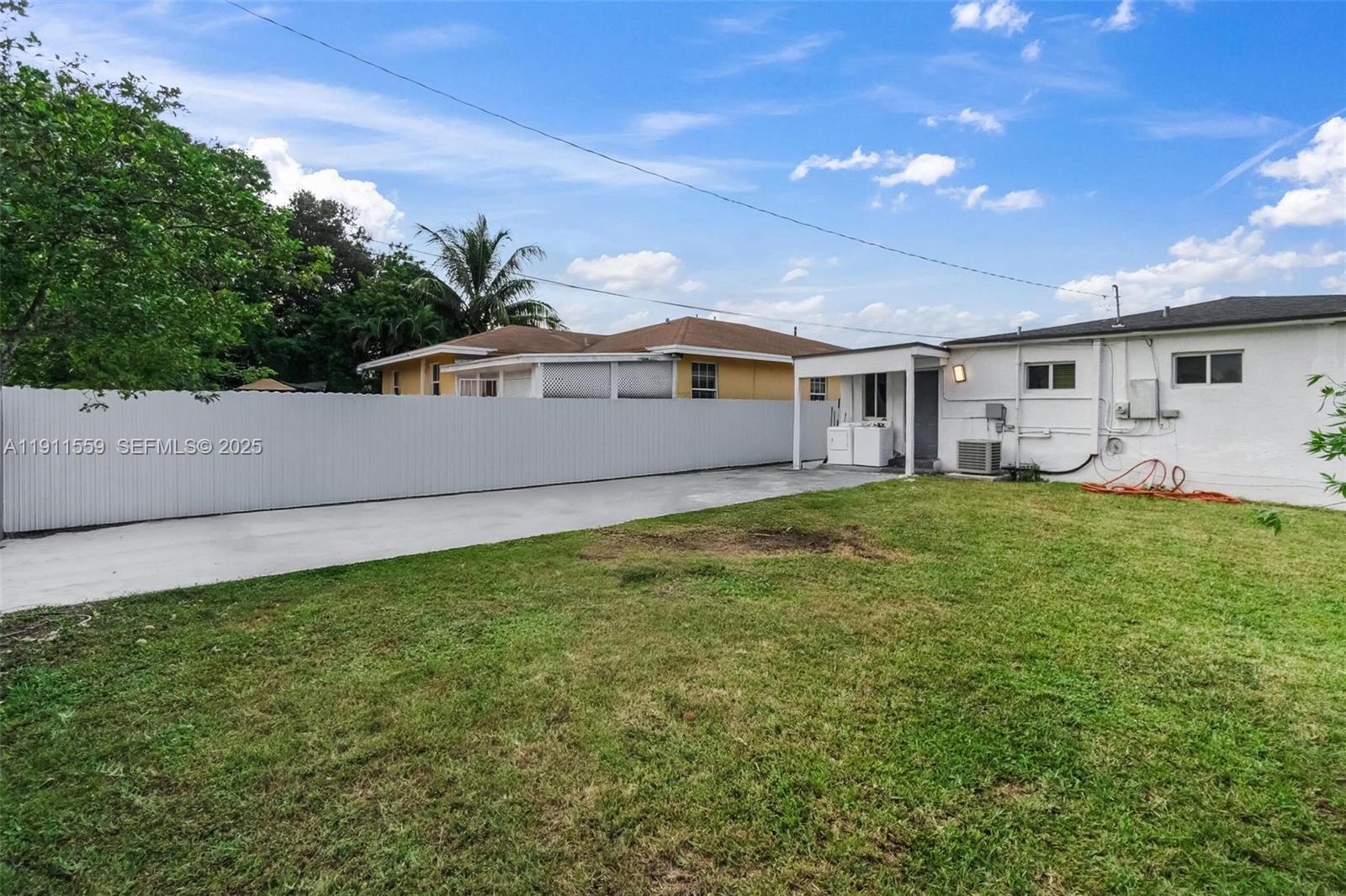 HYDE PARK FIRST SEC - Residential