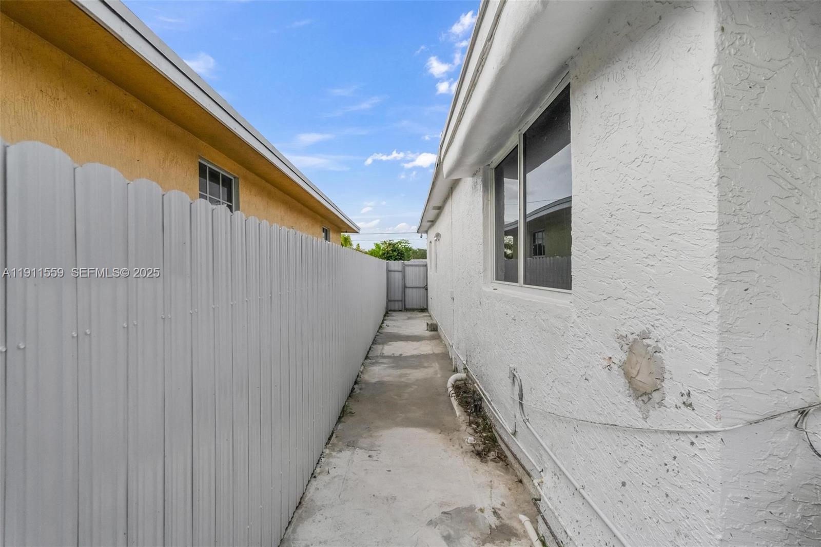 HYDE PARK FIRST SEC - Residential