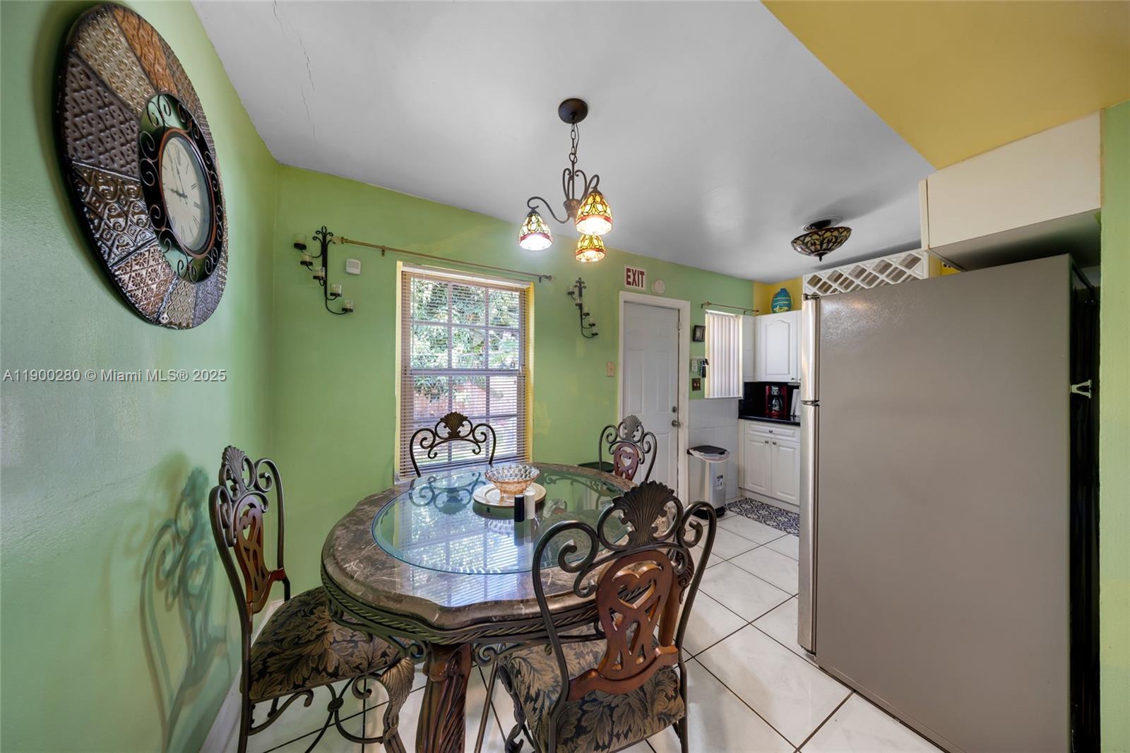 HOLLYWOOD LITTLE RANCHES - Residential Lease