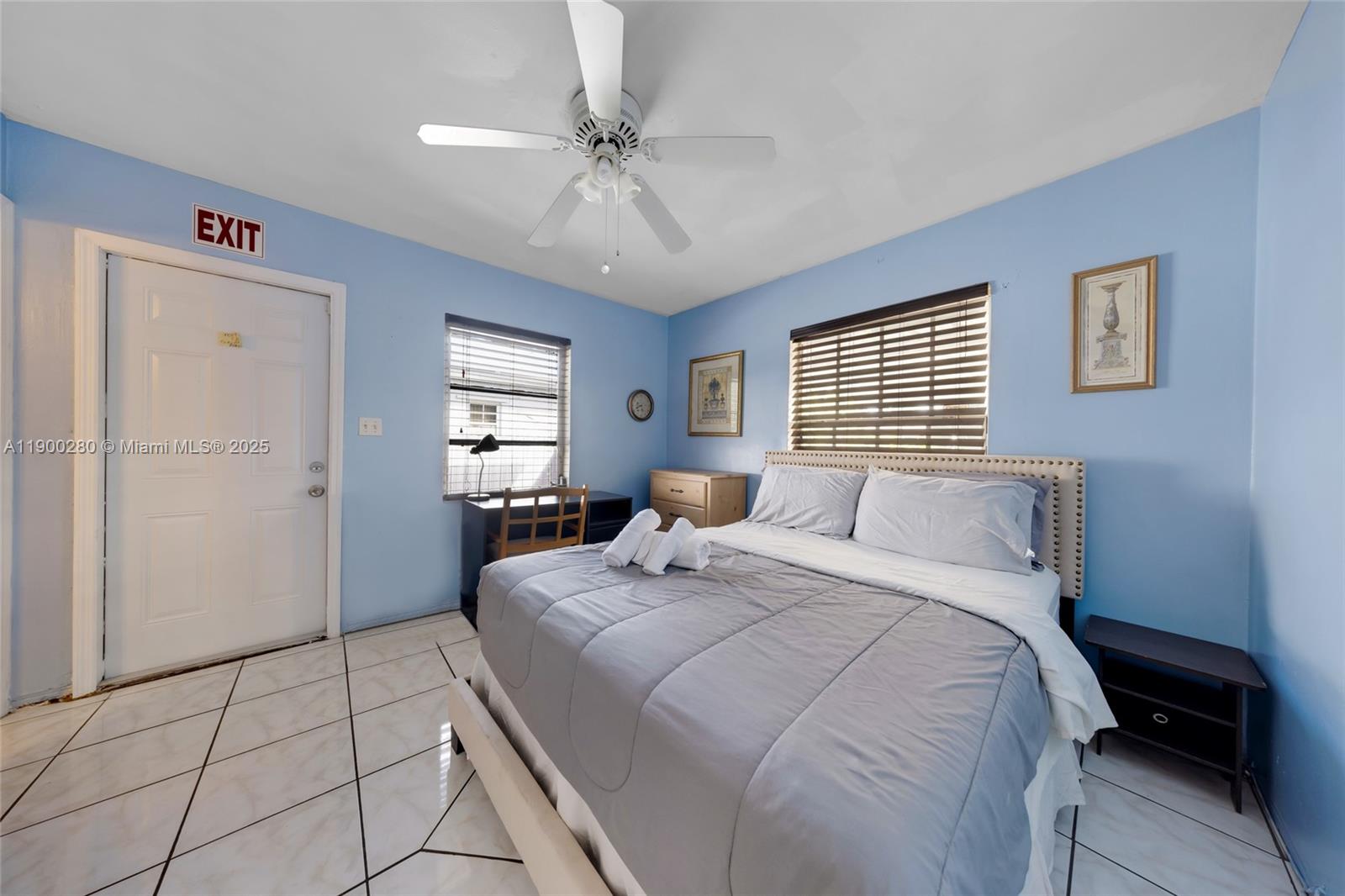 HOLLYWOOD LITTLE RANCHES - Residential Lease